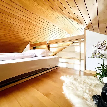 Einzigartige Schone Altbau- Im Zentrum Apartment