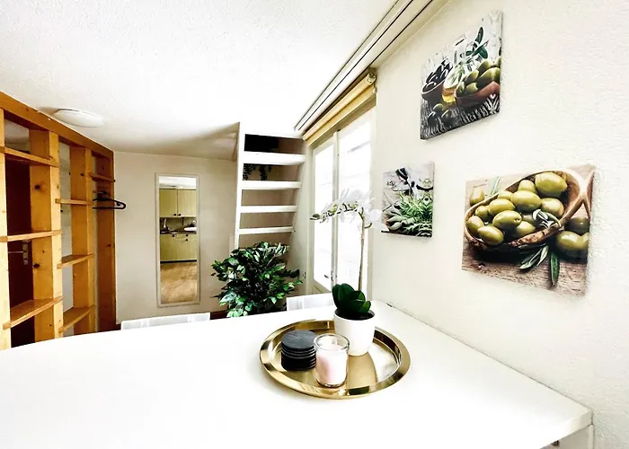 Einzigartige Schone Altbau- Im Zentrum *